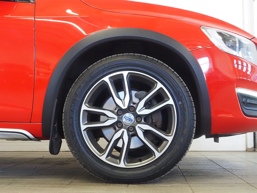 Volvo V60 Cross Country D4 Geartronic 190hk Summum Värmare Skinn P-Sen 2017