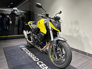 Honda CB750 Hornet / Helsystem/ Handtagsvärme /Quickshifter /Räntefri