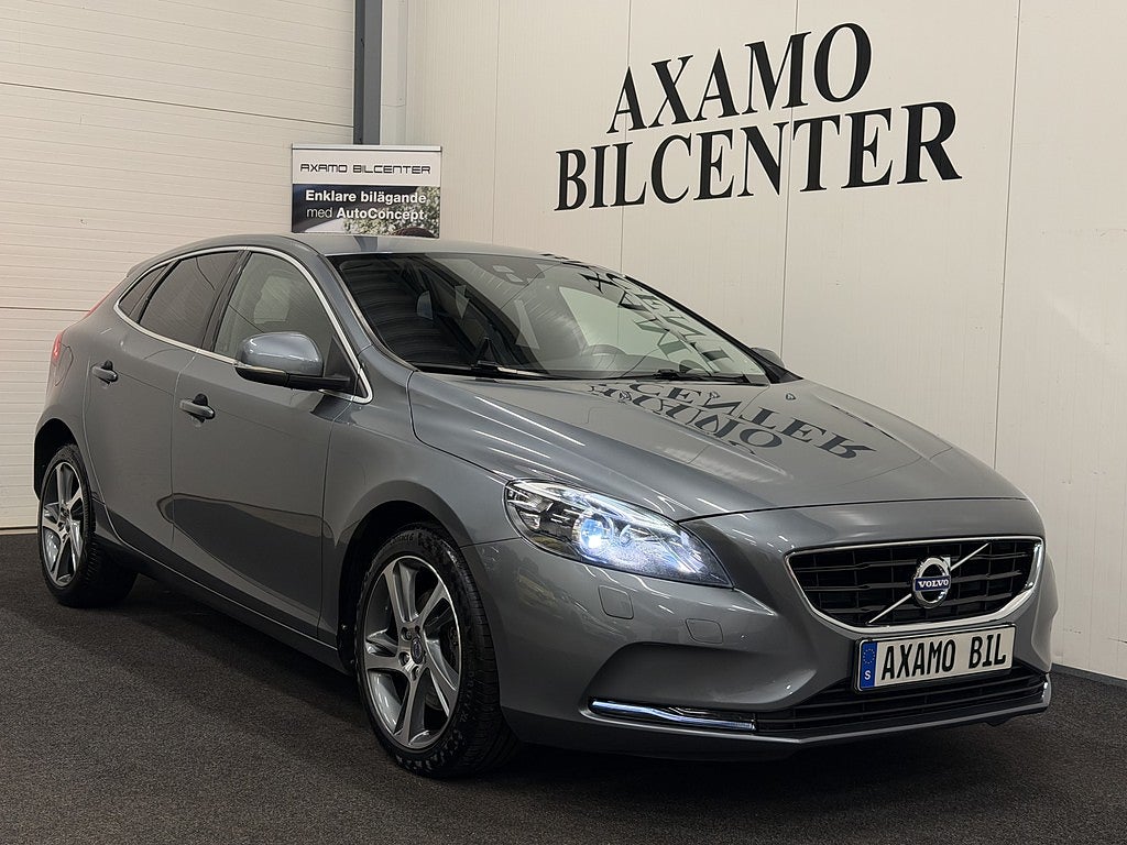 Volvo V40 T2 122Hk Momentum 10000mil *1-Ägare* NY KAMREM*