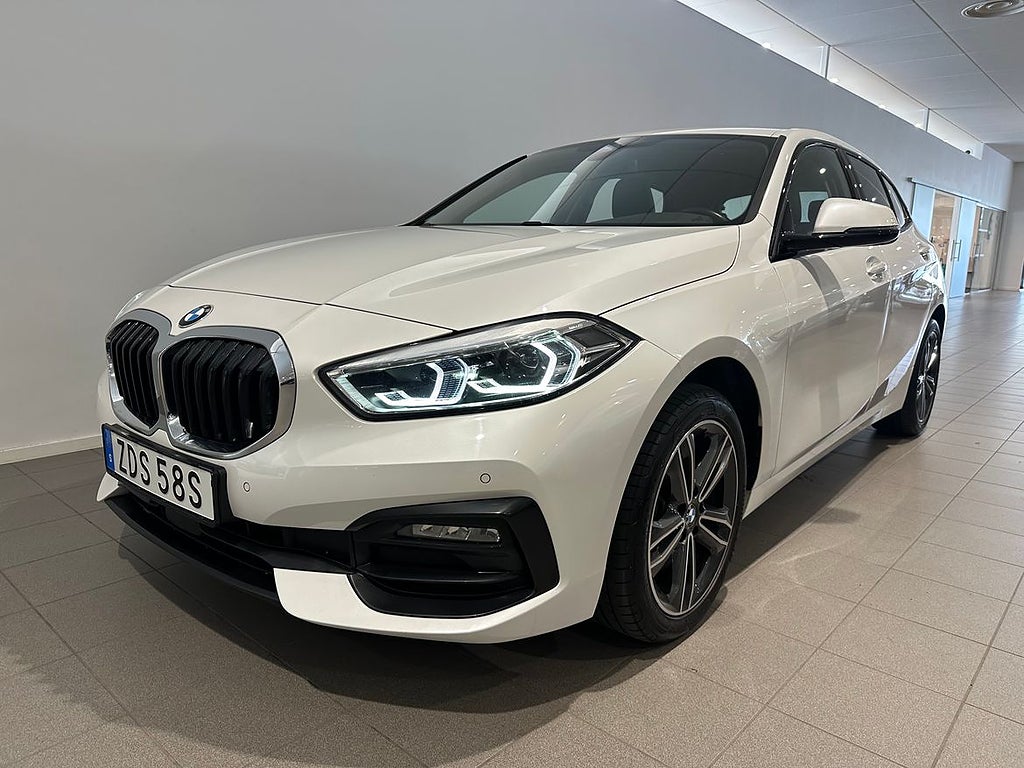 BMW 118I 136HK Sport line / Parkeringssensor fram/bak / N...