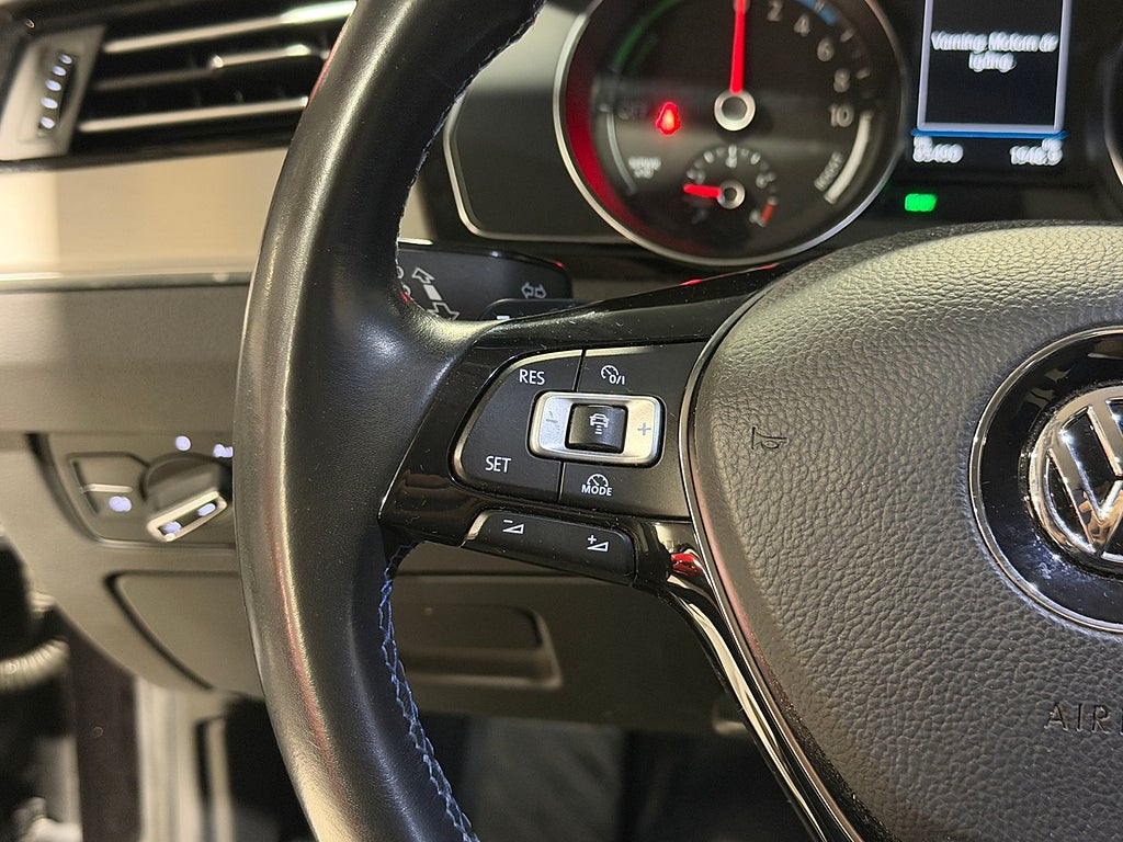 Volkswagen Passat GTE |Drag | Kamera | Nyservad | Låga mil 2018