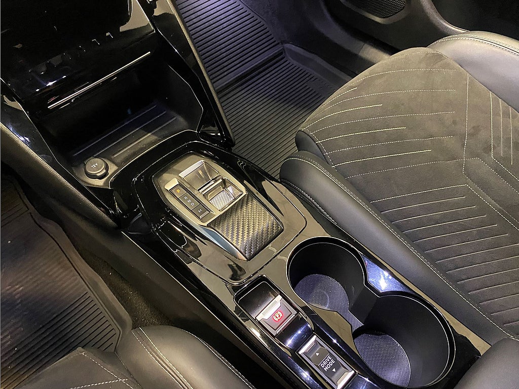 Bild på Peugeot 2008 GT 1.2 PT 130hk Aut - 360-KAMERA, CARPLAY