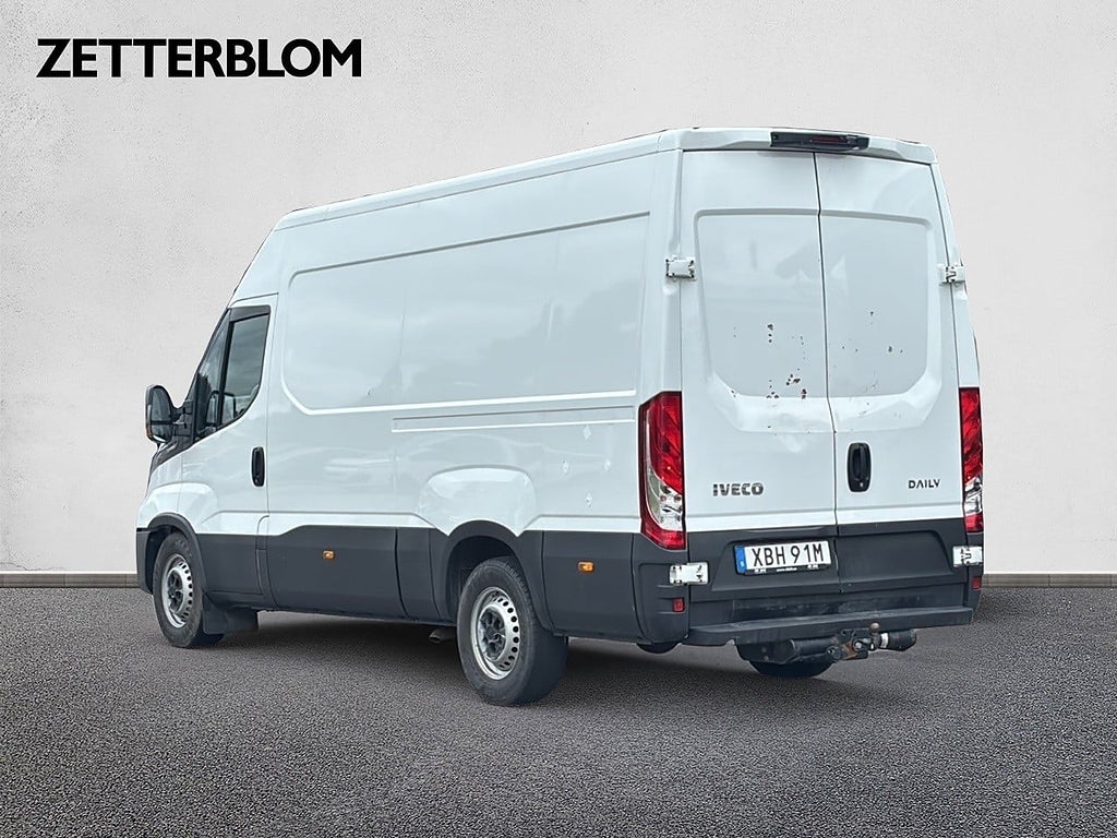 Transportbil - Skåp Iveco Daily 3 av 13