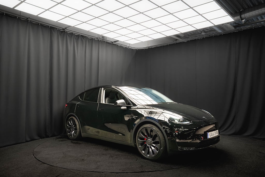 Tesla Model Y Performance AWD DRAG 21' PANO 1-ÄGARE 94.5%SoH MOMS