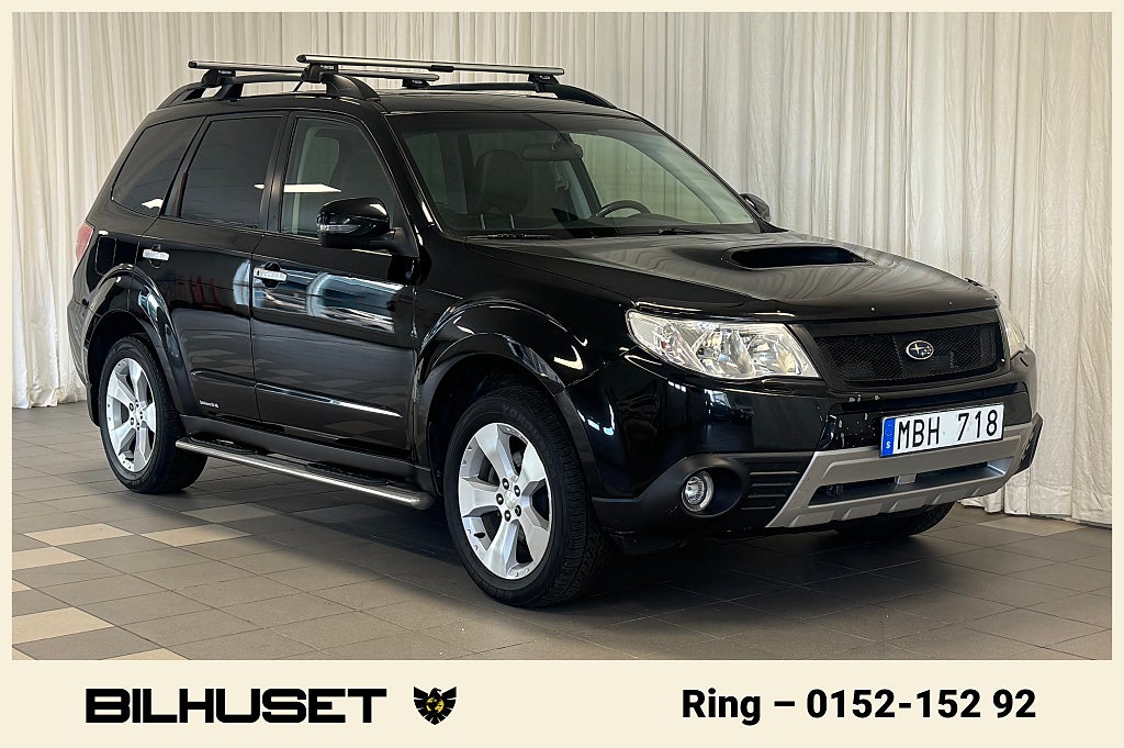 Subaru Forester 2.0 4WD SUMMIT DRAG LÄDER PANO