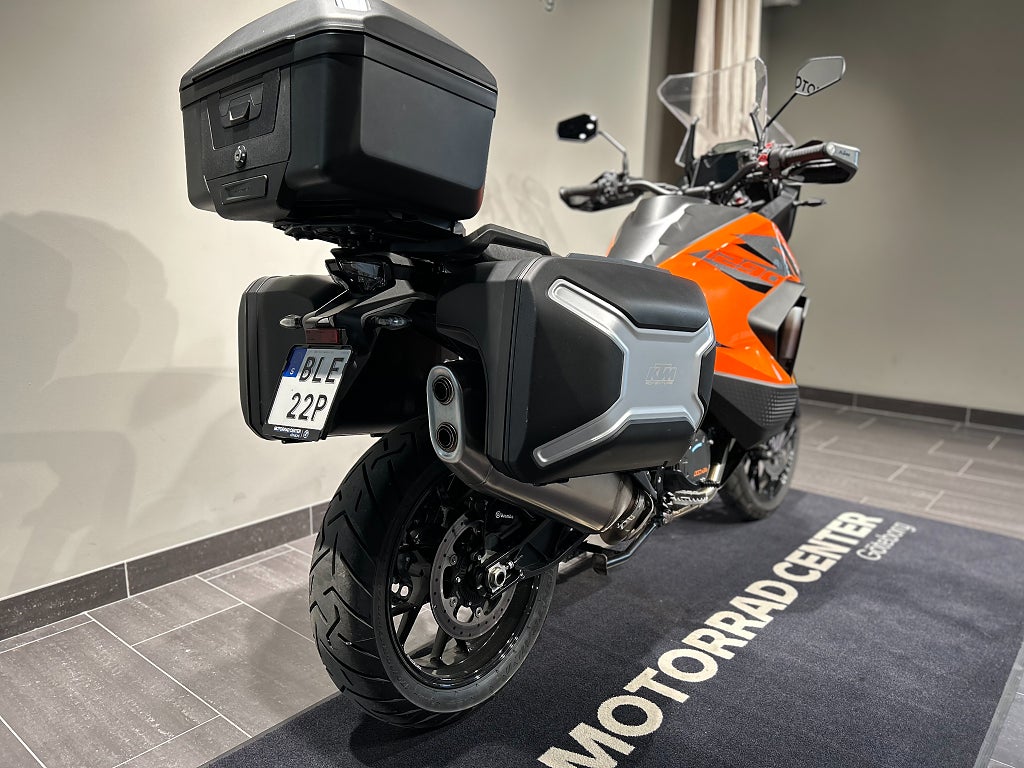 KTM 1290 Super Adventure S / Tech pack / 3 väskor / Endast 1302 mil!