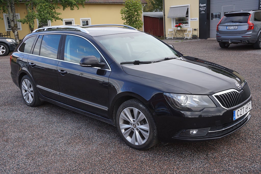 Skoda Superb Kombi 2.0 TDI 4x4 Elegance Aut Drag Värmare