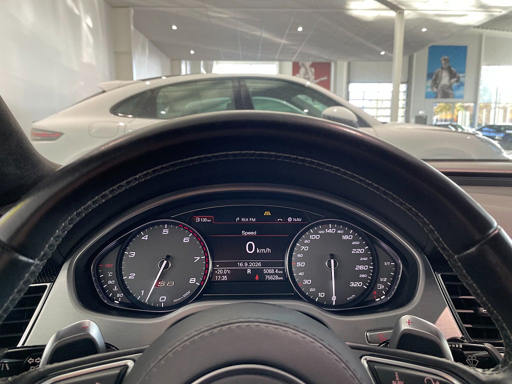 Audi S8 2015 - miniatyr 11