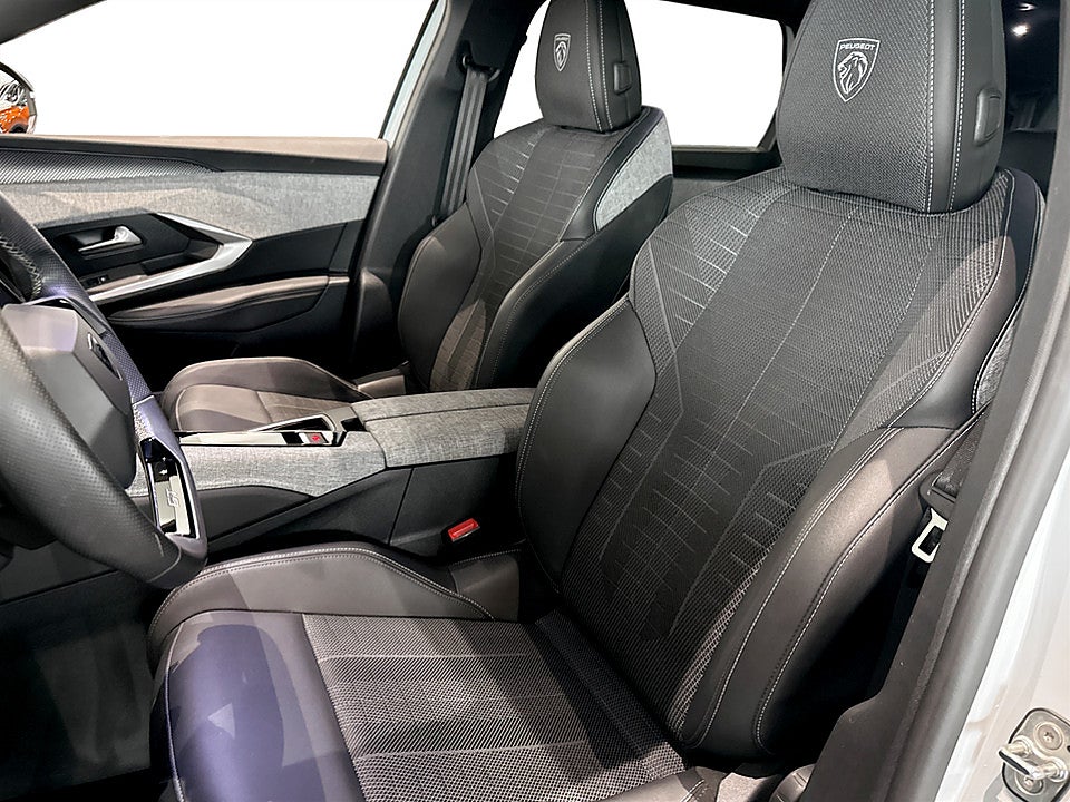 Bild på Peugeot 5008 GT Hybrid 145hk Aut 7-SITS B-KAMERA CARPLAY