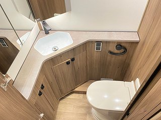 Husbil-integrerad Kabe TMI 860 Imperial LGB 30 av 52
