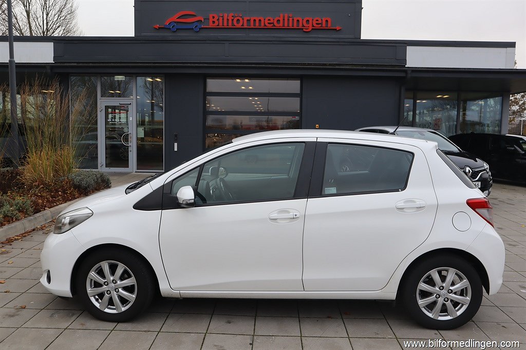 Toyota Yaris 1.33 5dr 100hk Active, Backkamera, BT musik och telefon, Svensks