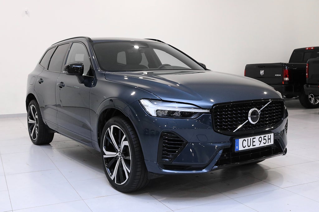 Volvo XC60 Recharge T6 AWD R-Design 341hk / Drag / Värmare / Moms