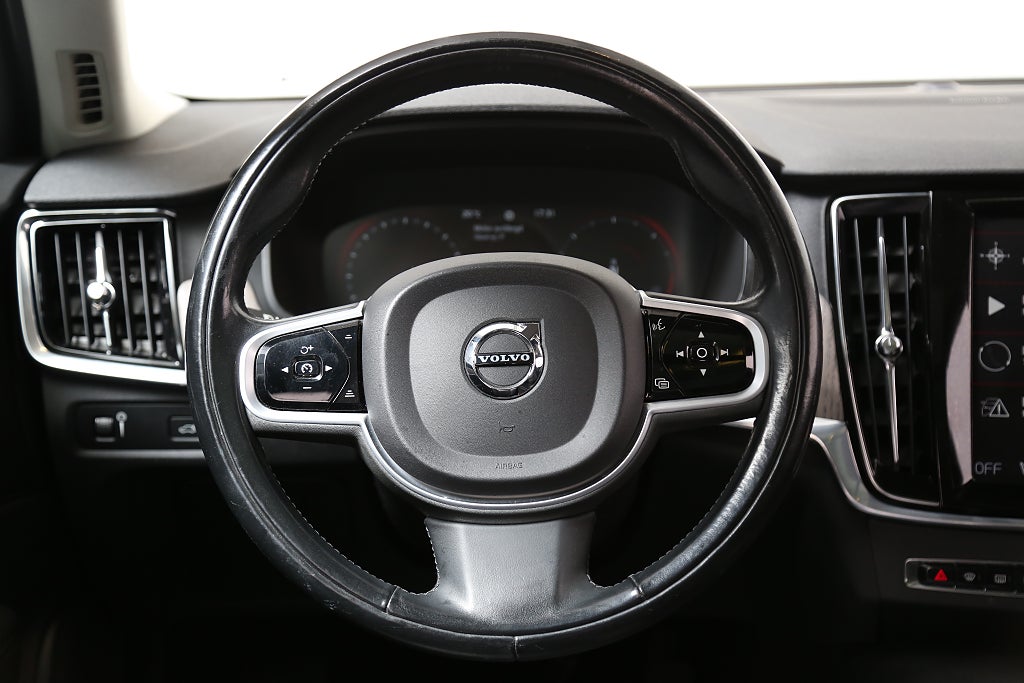 Volvo V90 Cross Country B4 Diesel 197hk AWD H/K Pano Head-up Teknikpkt 2021