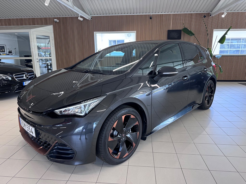 Cupra Born 58 kW/h / Panorama / 19” hjul / Beats HiFi