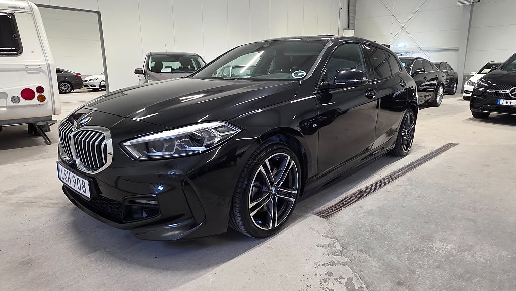 BMW 118I M-Sport *Automat *1 ägare *Gotlandsbil *Drag