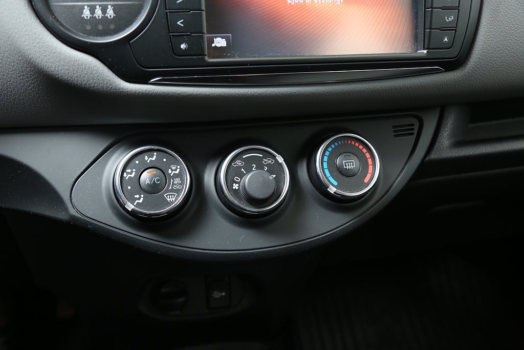 Toyota Yaris 1,33 Dual VVT-i Multidrive S Active 5-dörrar Kamera 2015