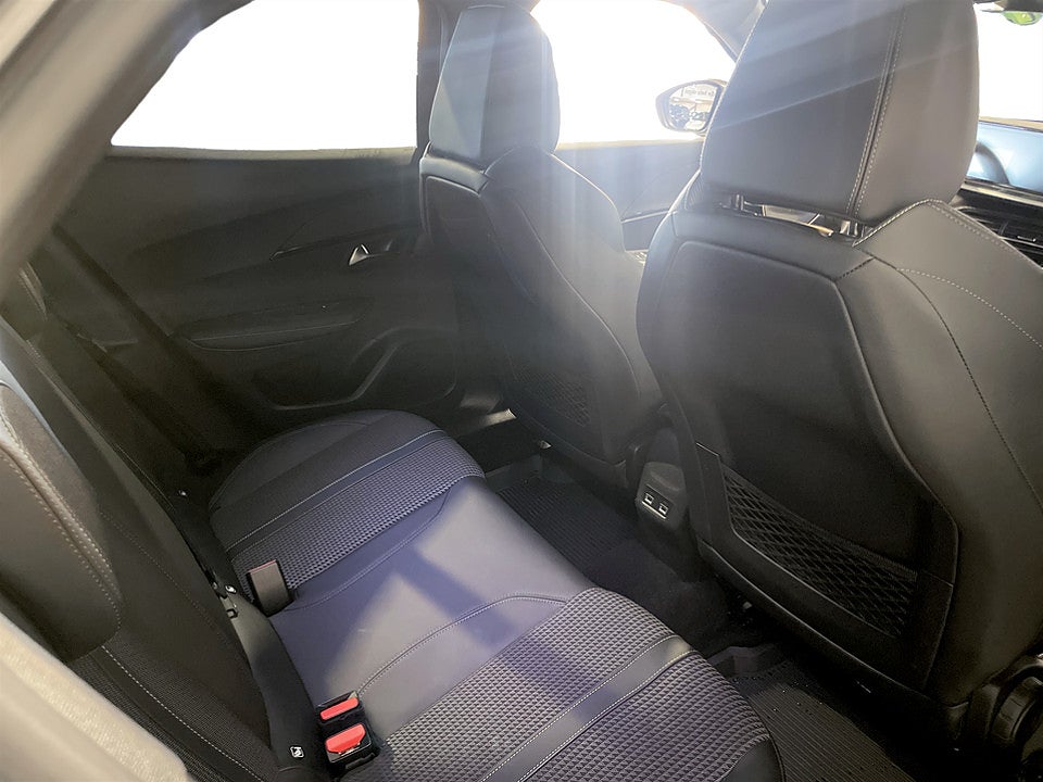 Bild på Peugeot 2008 GT 1.2 PT 130hk Aut B-KAMERA CARPLAY
