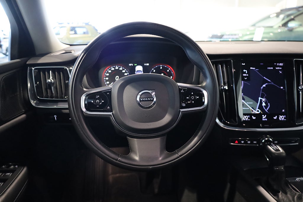 Volvo V60 D4 AWD Aut Momentum H/K Navi Kamera Leasbar 2021