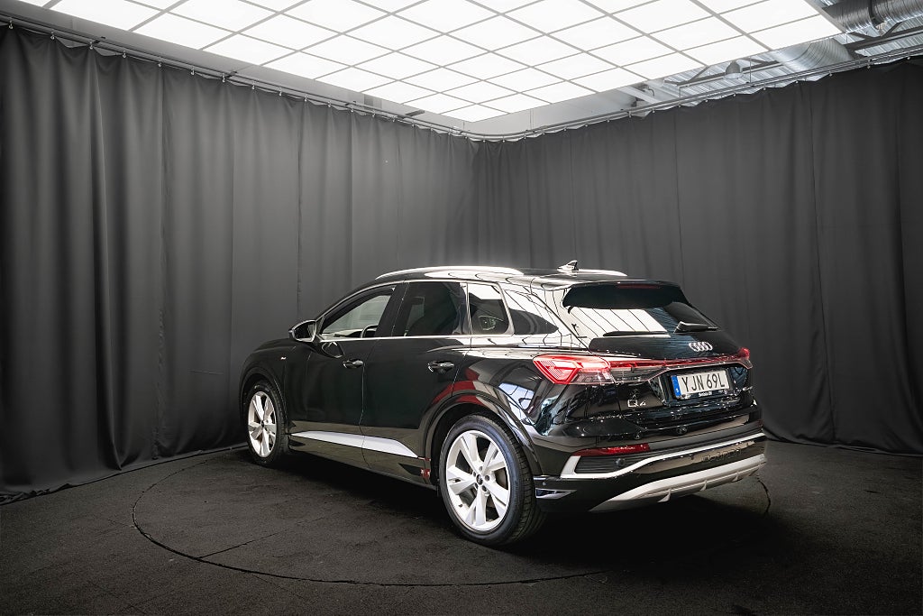 Audi Q4 E-Tron 45 QUATTRO S-LINE KAMERA HEAD-UP SONOS 1-ÄGARE MOMS