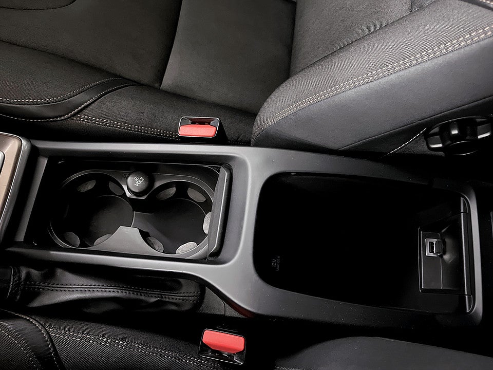 Bild på Volvo V40 Cross Country Momentum D2 B-KAMERA VOC & NAVI 115hk