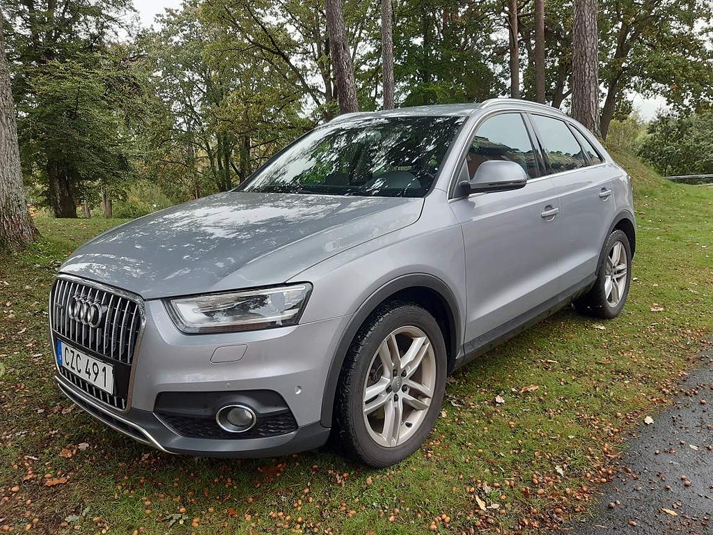 Audi Q3 2.0 TDI quattro S Tronic Comfort / V-hjul 