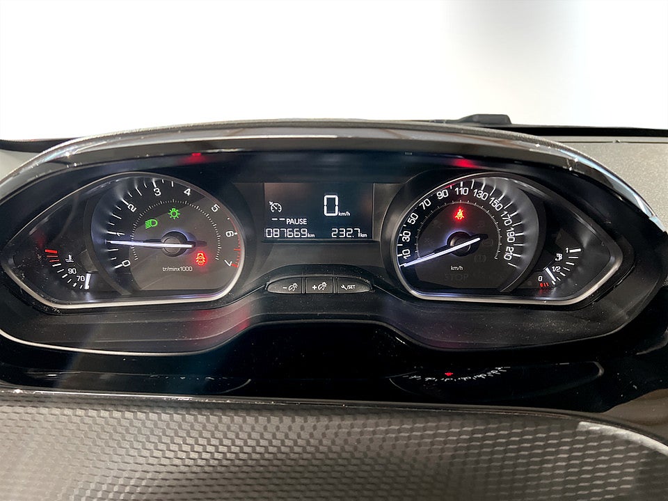 Bild på Peugeot 208 Style 1.2 PT 82hk PANO VÄRMARE LED-RAMP