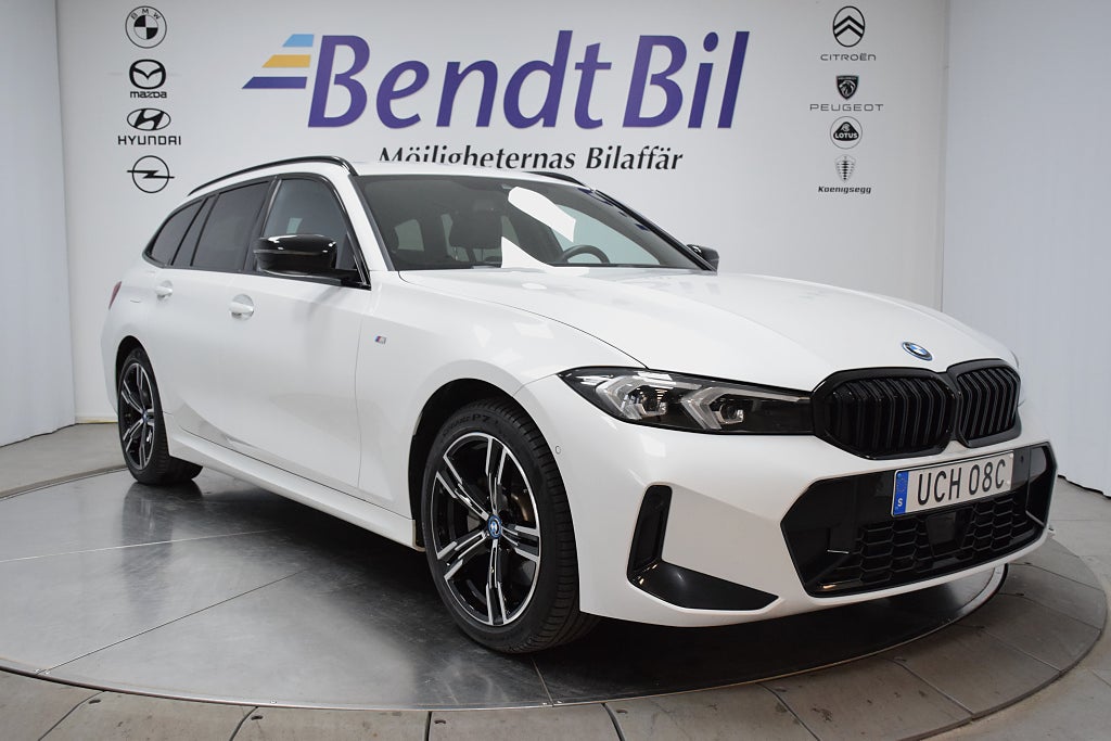BMW 330e xDrive Touring M Sport / Adaptiv Farthållare