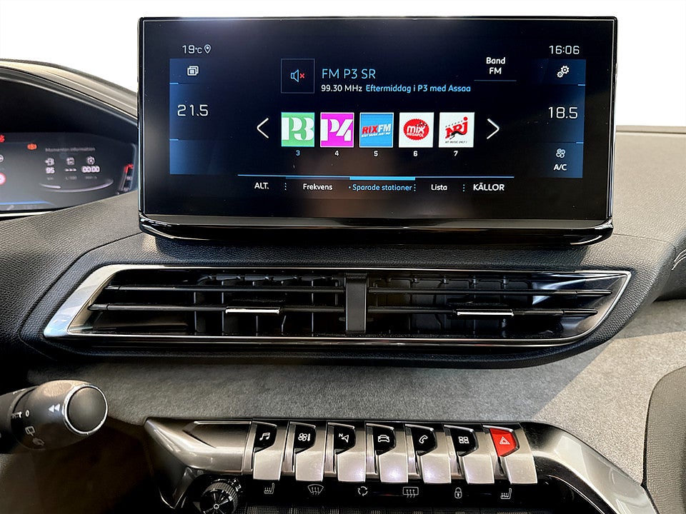 Bild på Peugeot 5008 GT 1.2 PT 130hk Aut 7-SITS B-KAMERA CARPLAY
