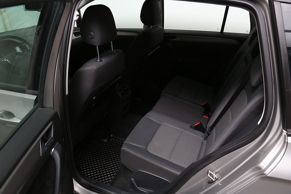 Volkswagen Golf Sportsvan 1,4 TSI 125hk Masters DSG Kamera 1ägare Drag 2015