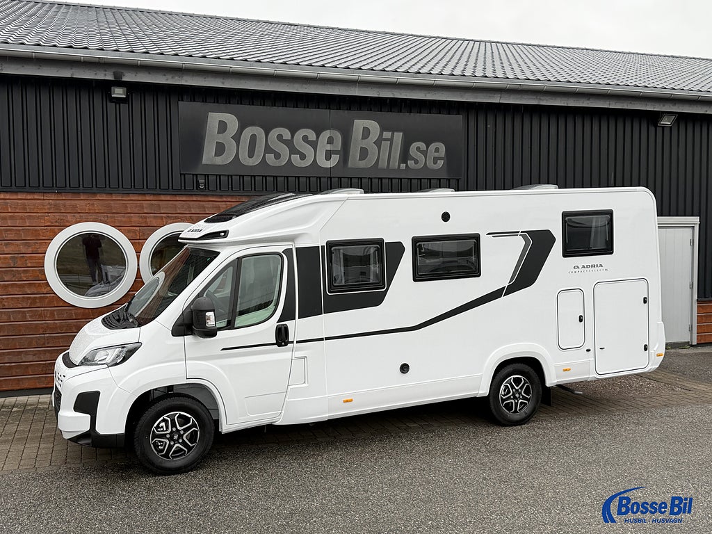 Adria COMPACT SELECT DL *Dieselvärmare - 3500 kg - Långbäddar - 6,99 m
