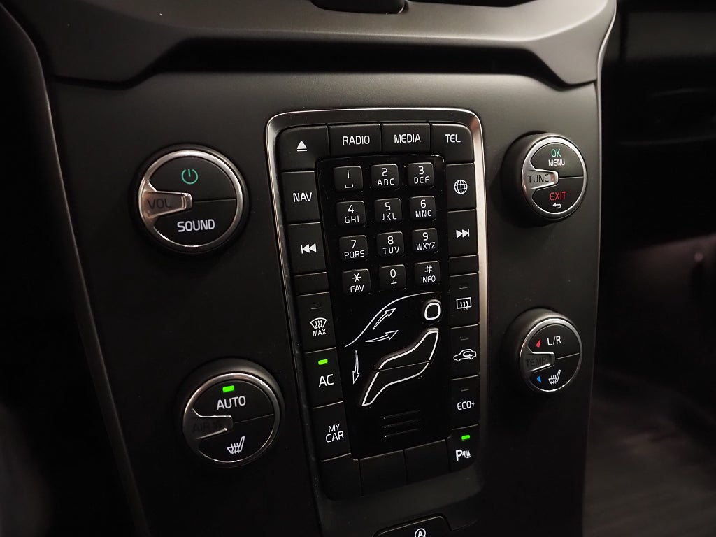 Volvo V40 Cross Country T3 152hk Kinetic Aut | Navi | PDC | 2019