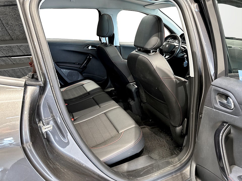 Bild på Peugeot 2008 GT-Line 1.2 PT 110hk Aut PANO FARTHÅLLARE