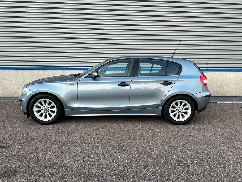 BMW 116 i Advantage Euro 4 Nyservad Låga Mil Fin