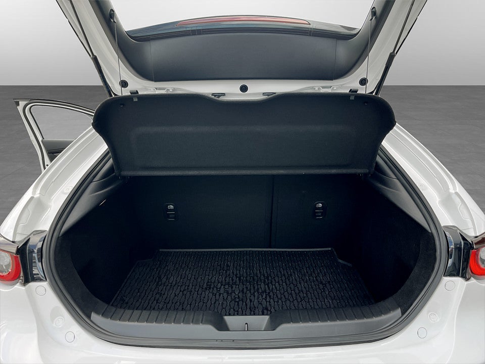 Bild på Mazda 3 Hatchback 2.0 SKYACTIV-G 150hk Aut NAV B-KAMERA