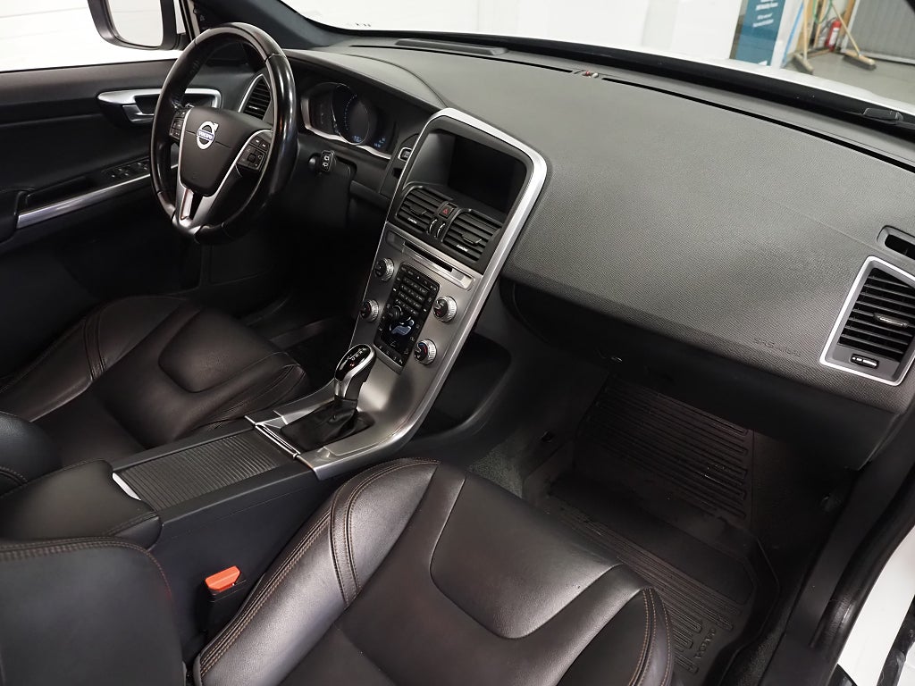 Volvo XC60 D4 190hk AWD Classic Summum | Drag | Kamera | Navi | 2017
