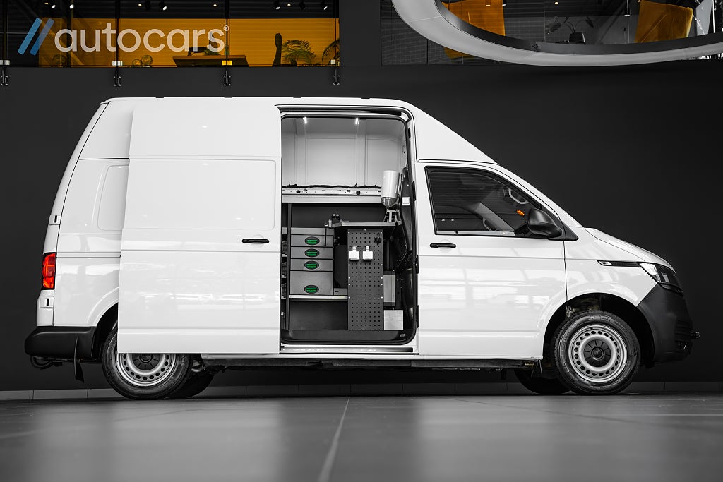 Volkswagen Transporter 2.0 TDI DSG L2H3|Leasbar|Servicebil | Drag | Värmare x2