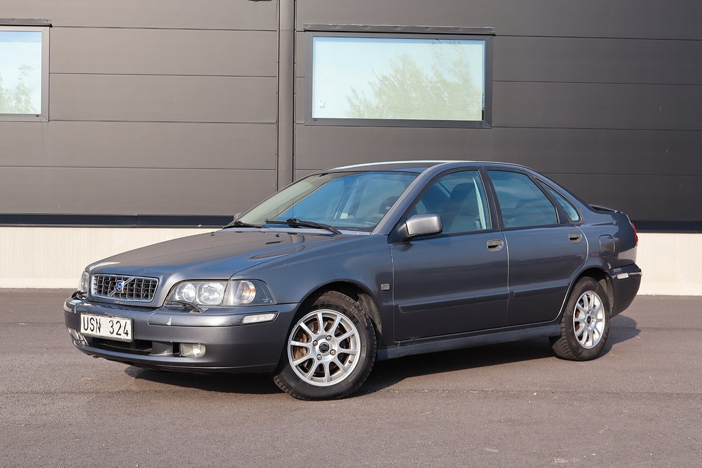 Volvo S40 2.0T Classic Nyservad Nya däck Perfekt pendlarbil