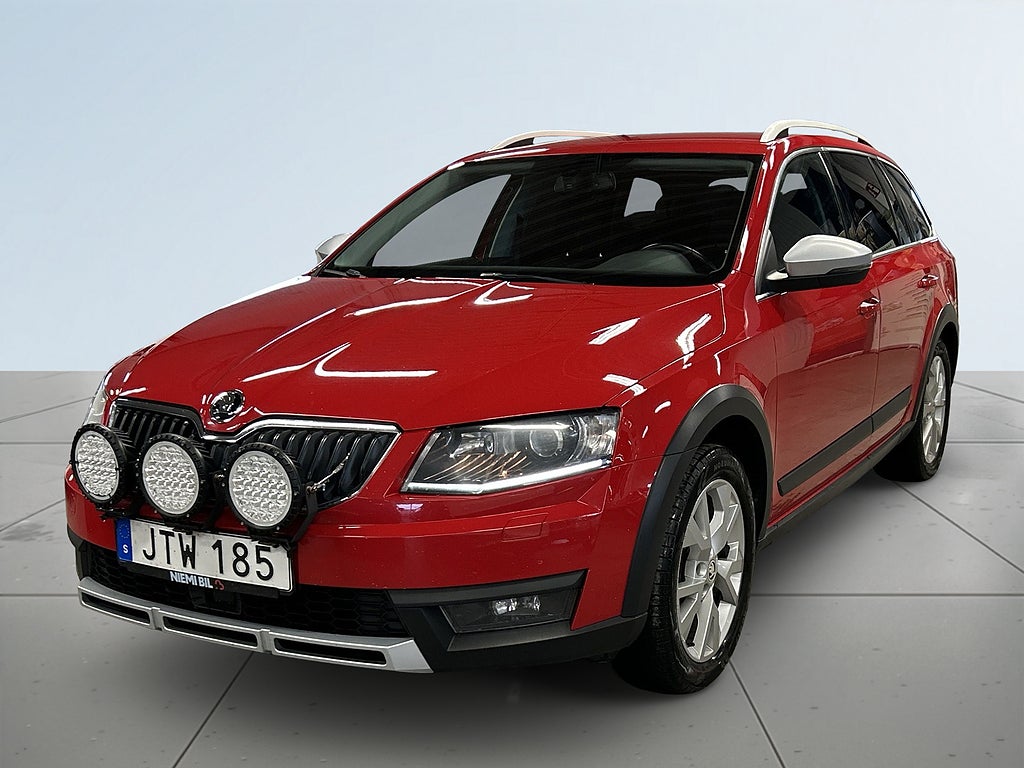 Skoda Octavia Scout 2.0 TDI 4x4 Drag/M-Värmare/X-ljus/Kamrem bytt/S&V-Däck