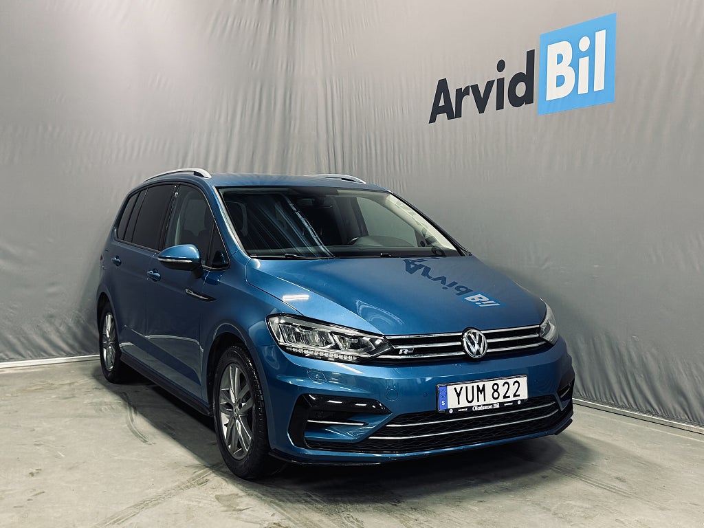 Volkswagen Touran 7-sits 1.5 TSI R-Line Värmare Kamera PDC App-connect 
