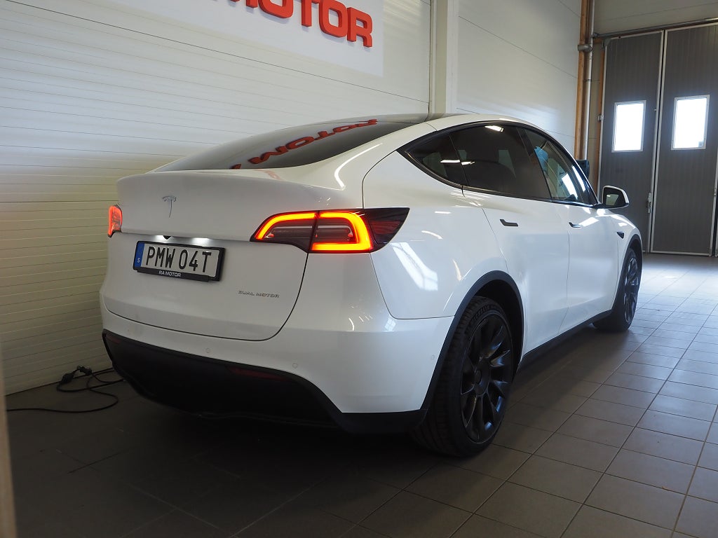 Tesla Model Y Long Range AWD 514hk Moms 20" Induction Pano 2021