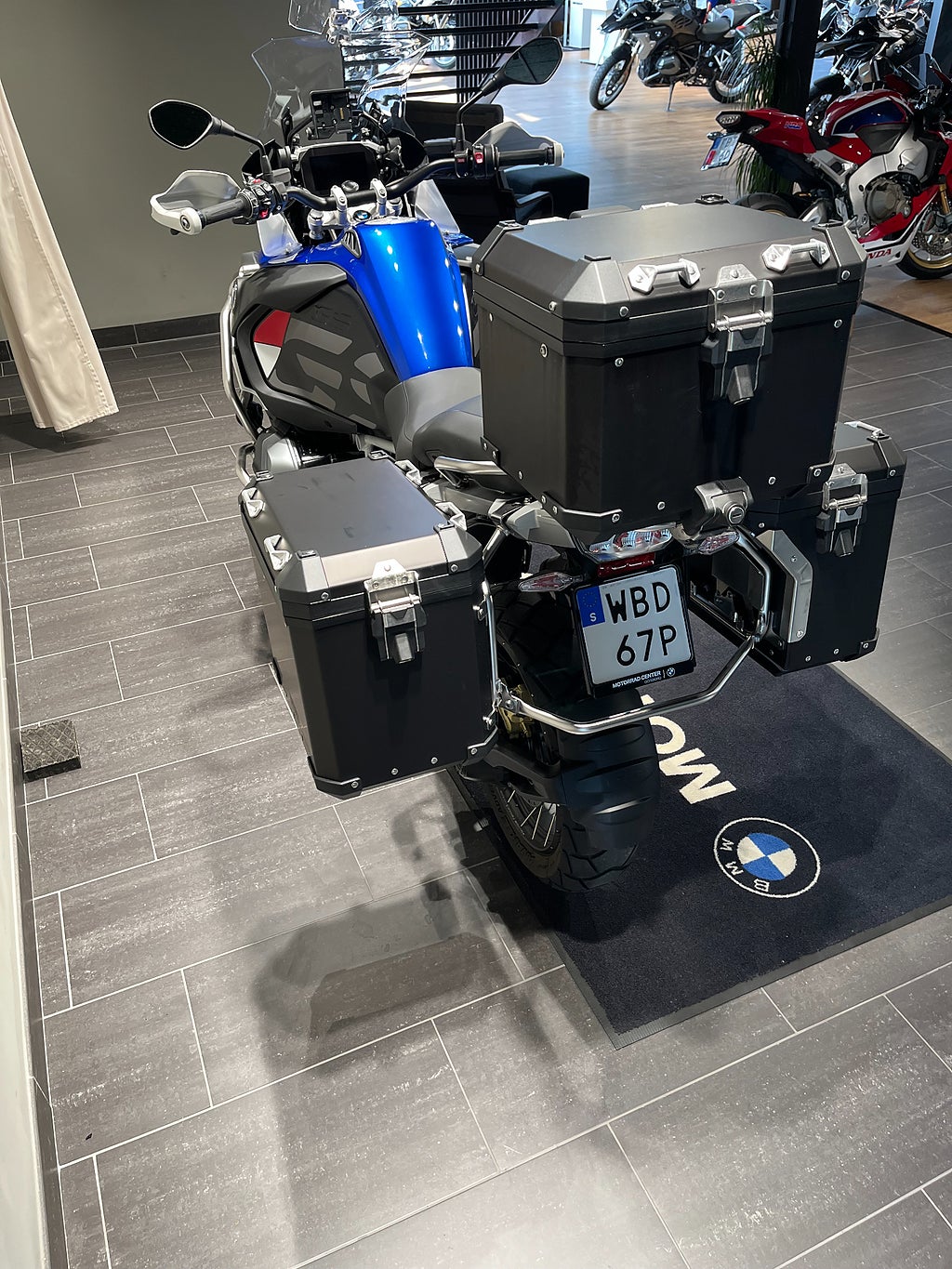 BMW R1250GSA / 3st väskor/Service avt. /Förlängd garanti/3,45% ränta