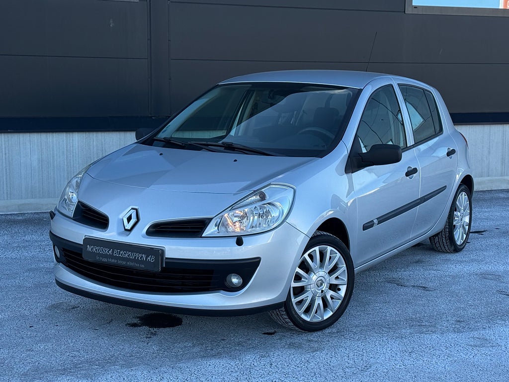 Renault Clio 5-dörrars Halvkombi 1.2 Euro 4, låga mil