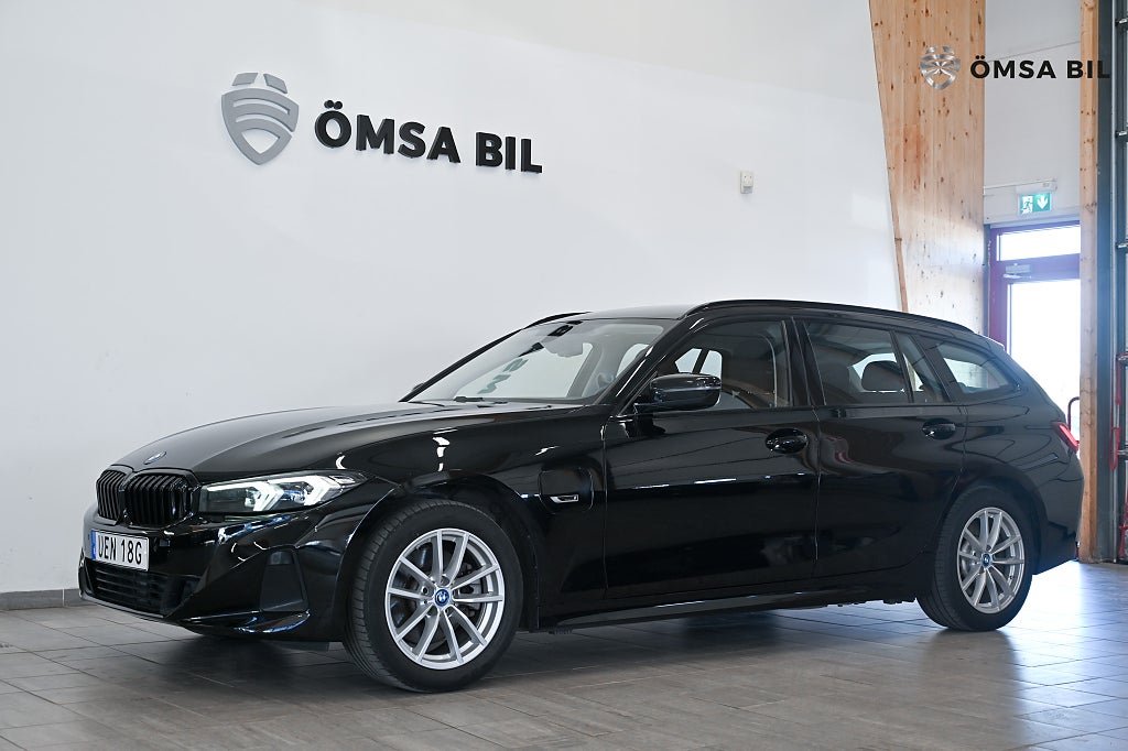 BMW 330e Touring Plug-In Navi Carplay 292hk