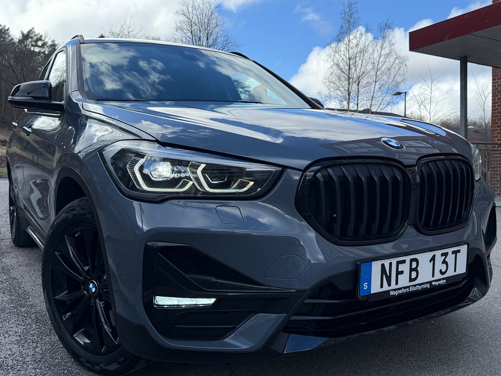 BMW X1 xDrive25e Plug-in Sport/Drag NaviVärmHeadUpNybesiktigad