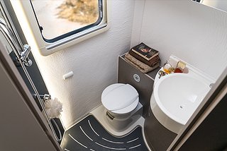 Husbil-halvintegrerad Wingamm Oasis 540 140HK Aut 12 av 20