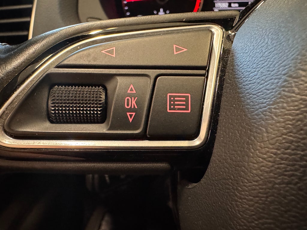 Audi Q3 2017 - miniatyr 16