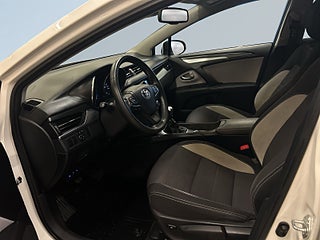Toyota Avensis Kombi 1.8 Valvematic Drag/Kamera/Värmare/Navi/SoV-Däck – bild 7