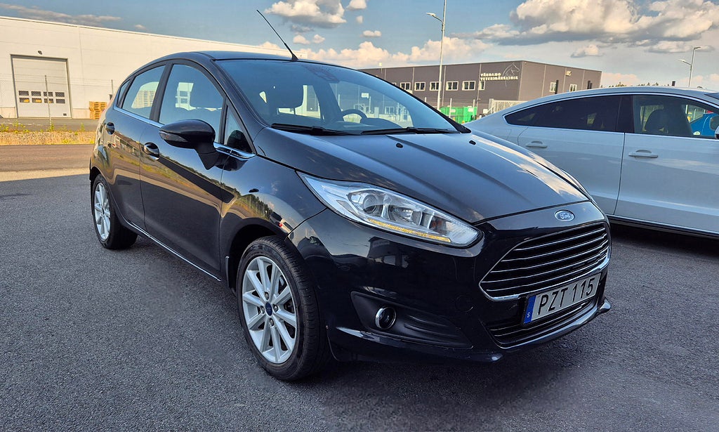 Ford Fiesta 5-dörrar 1.0 EcoBoost Titanium EU6 Nyservad 