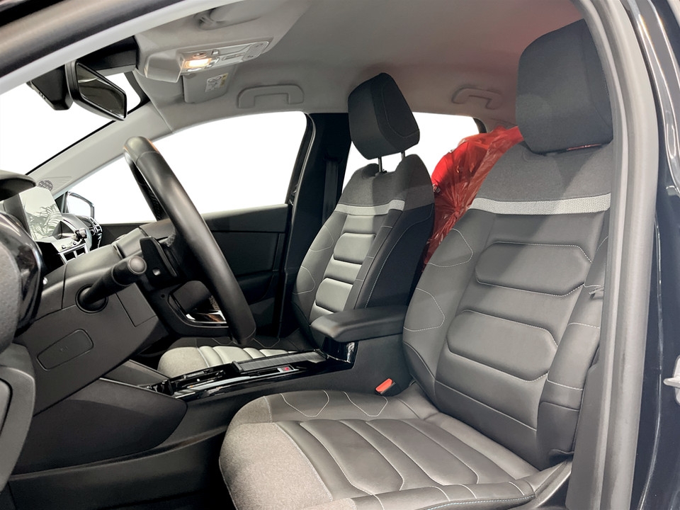 Citroen C4 Shine 1.2 PT 130hk Aut 2024, bild 4/10
