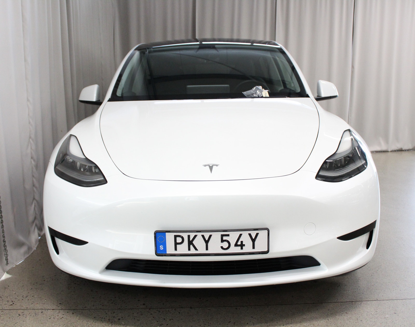 Tesla Model Y Standard Range RWD, Drag, 20'' Uberturbine, Nybilsgaran 2023 - miniatyr 7